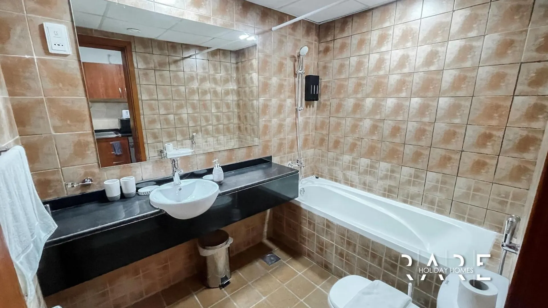 아파트 Rare Holiday Homes - Crescent Tower - Impz - Dubai Production City - R704
