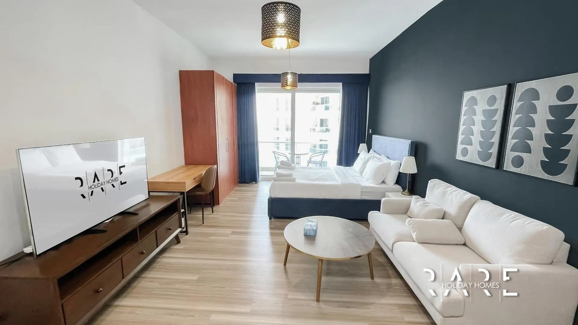 Rare Holiday Homes - Crescent Tower - Impz - Dubai Production City - R704 Lägenhet
