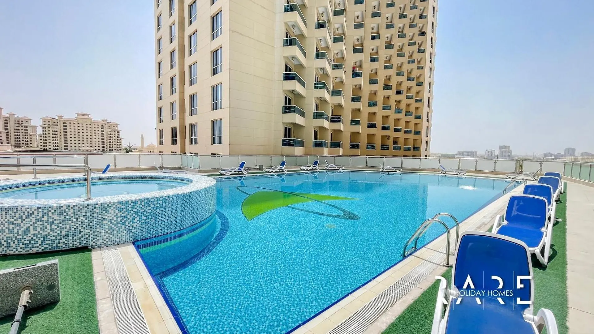 Rare Holiday Homes - Crescent Tower - Impz - Dubai Production City - R704 아파트