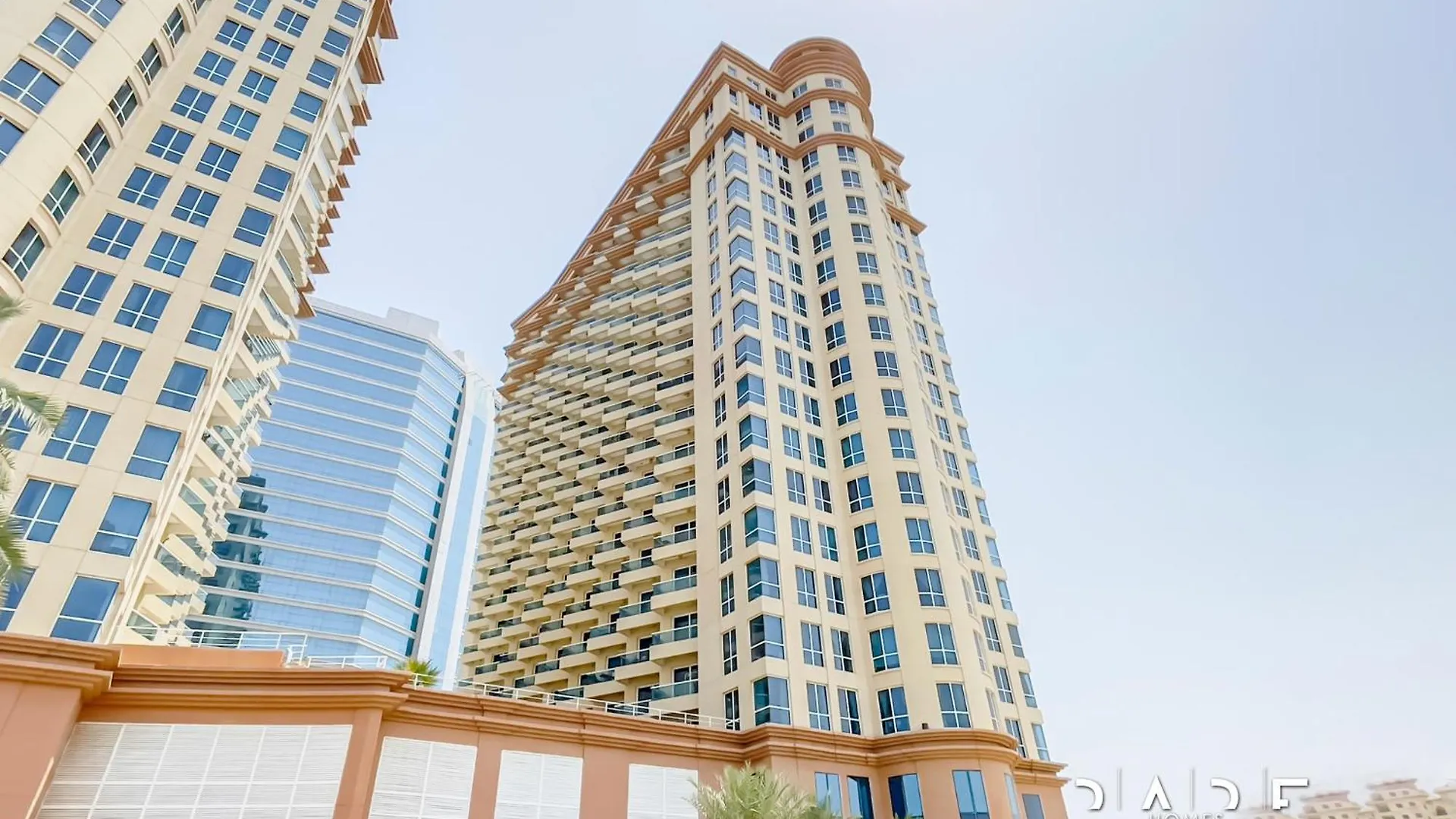 Rare Holiday Homes - Crescent Tower - Impz - Dubai Production City - R704 Lägenhet